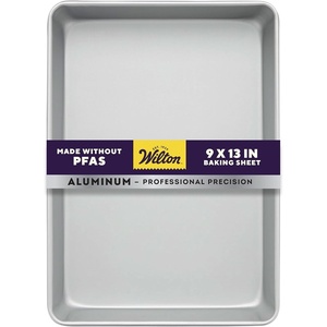 Wilton Aluminum Rectangular Sheet Pan, Made Without PFAS, 9 x 13 in.(9 by 13 by 2-Inch)