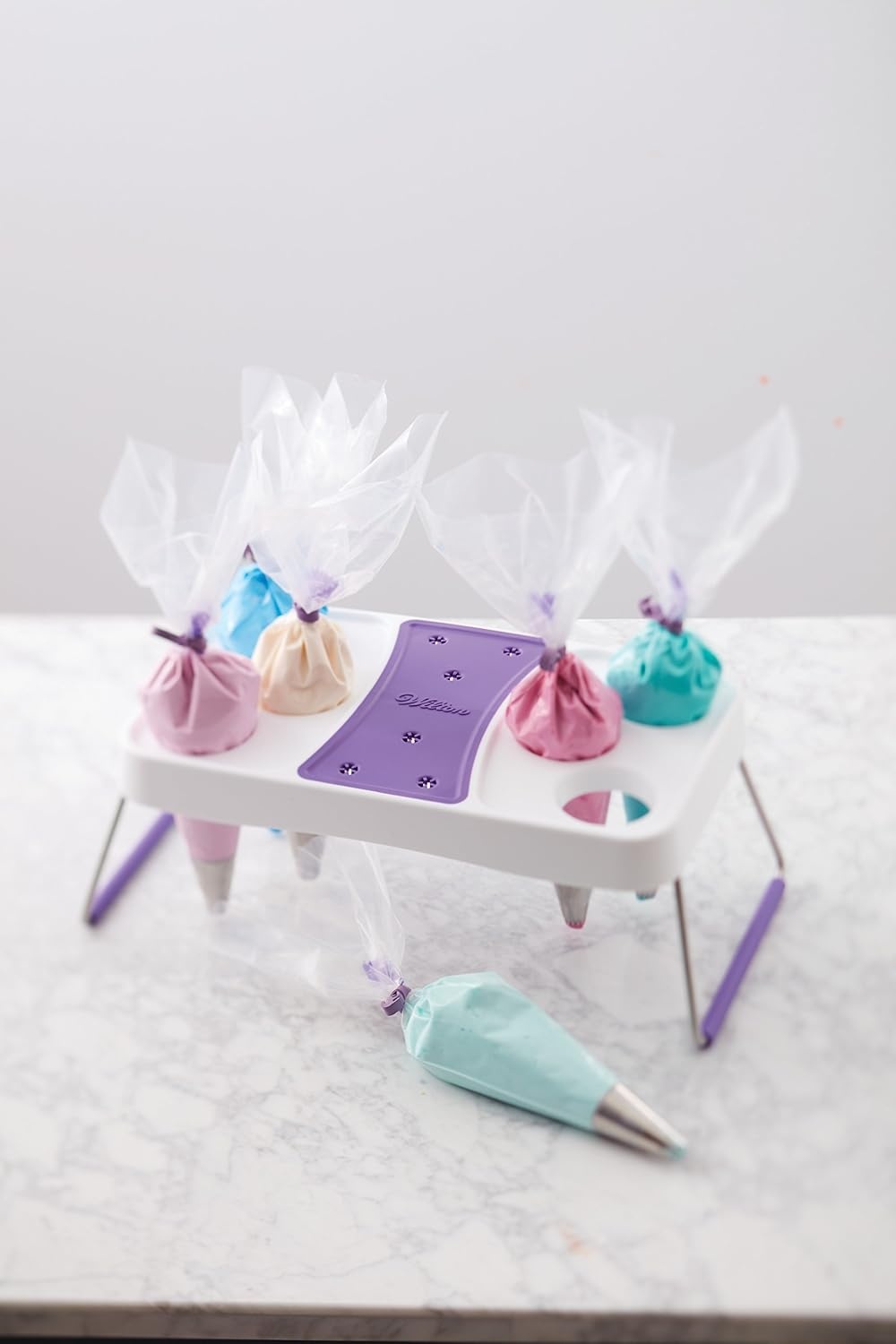 image:imageWilton Decorating Bag Stand Buttercream Flowers 6Cavity